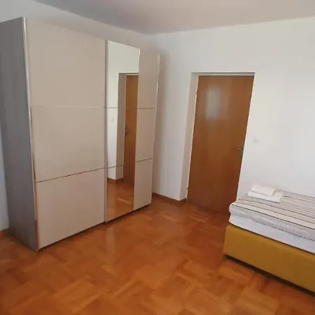 Apartament House