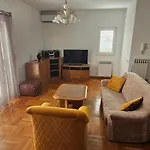 House 아파트 *