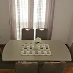House 자다르