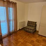Apartament House *