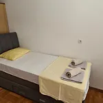 Apartament House *