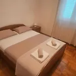 아파트 House
