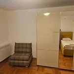 Апартаменти House