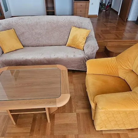 House Апартаменты *