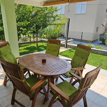 アパート House ザダル